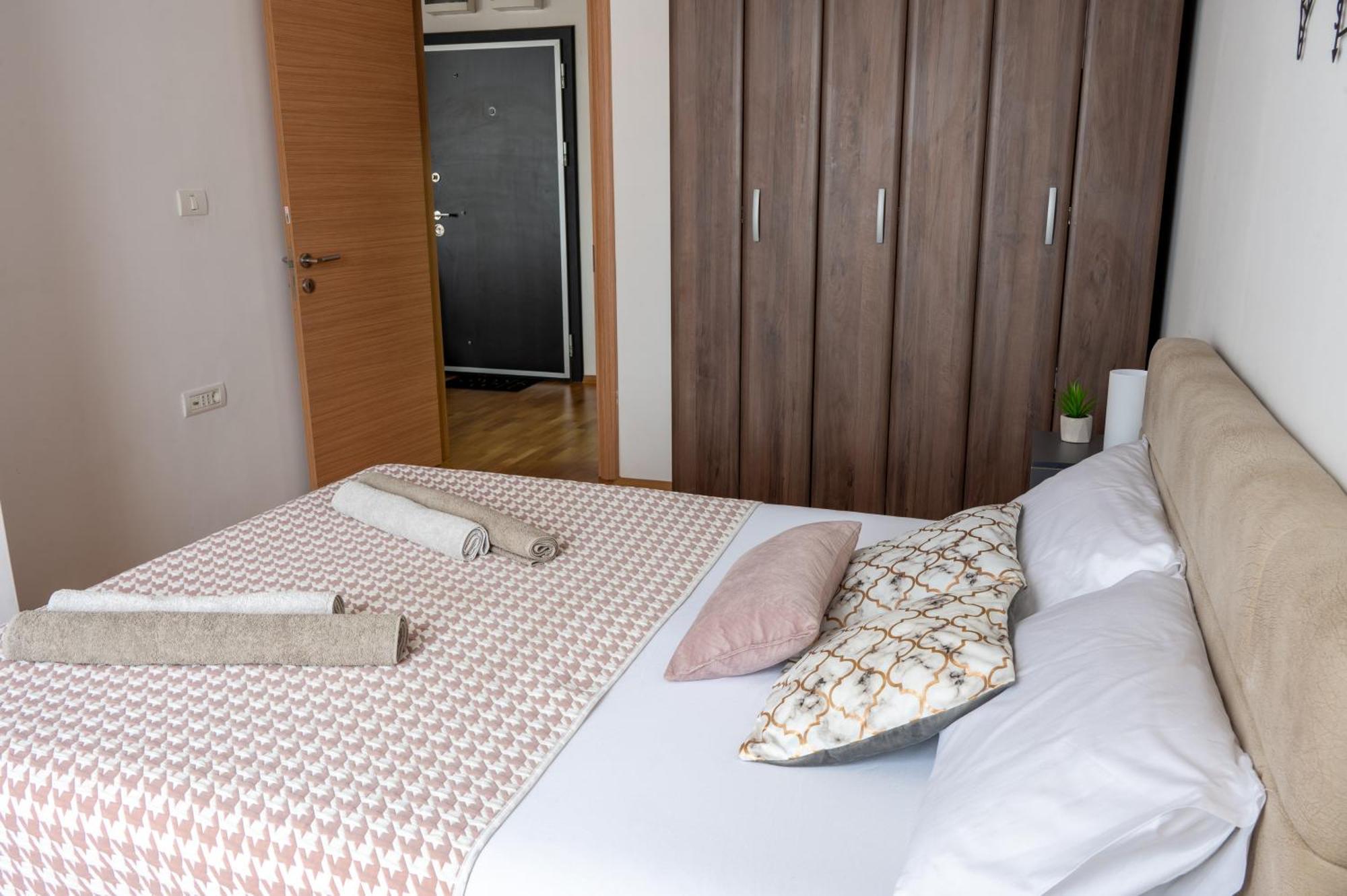 Skopje Station Apartment Екстер'єр фото